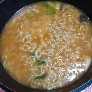 インスタントラーメンのアレンジとんこつラーメン